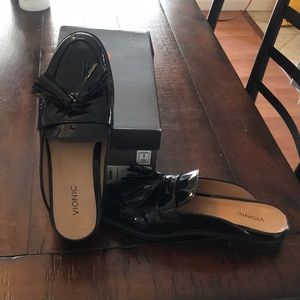 Vionic mules size 8m